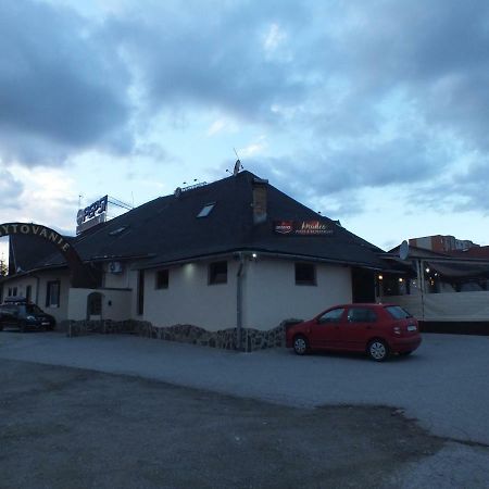 Fan Fan Penzion Rožňava Eksteriør billede